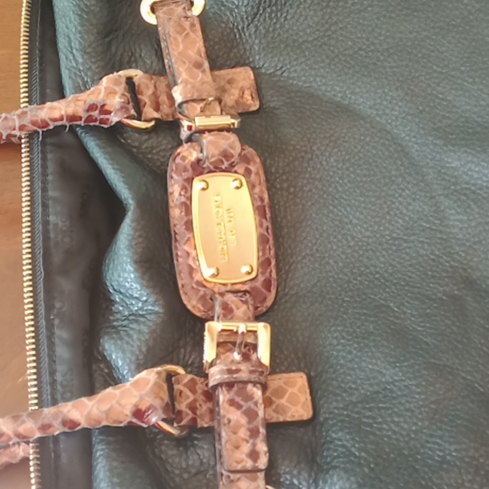 Michael kors duffle bag - Picture 13 of 13